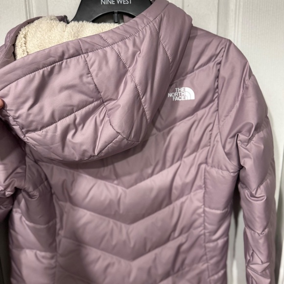 Light purple like new womens Northface Coat - Picture 2 of 6